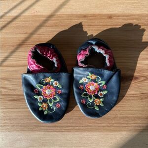 Robeez 6-12months Floral Embroidered Leather Pre Walker Shoes Navy Blue and Pink